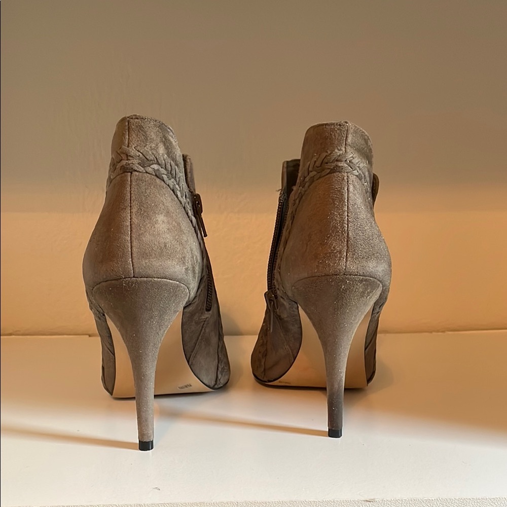 Women's Peep-Toe Ankle Boots - Gray - Picture 4 of 6
